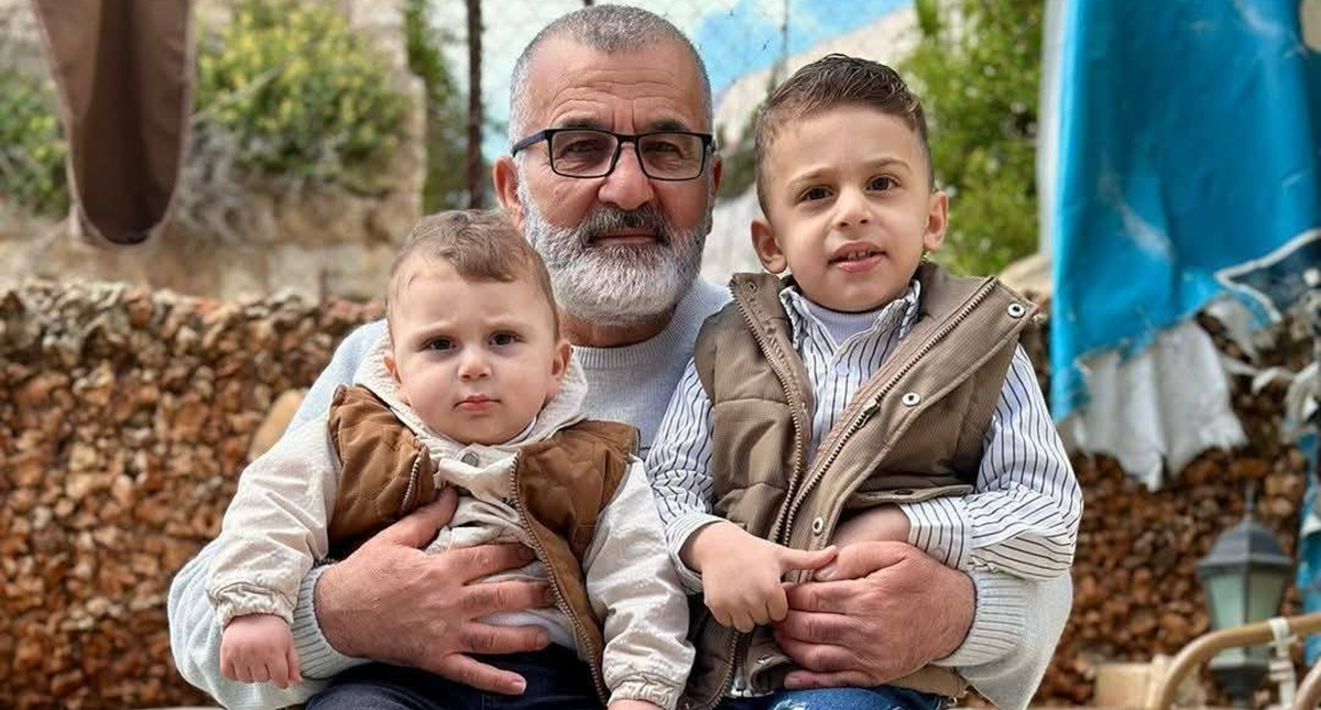 ظلُّ المراجيح : ناصر شحادة وذاكرة متنزه البيرة